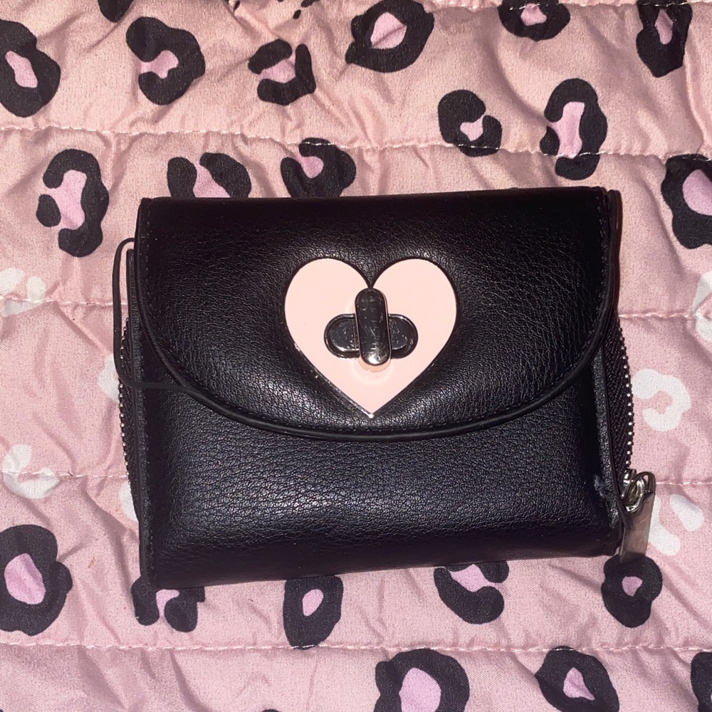 Black Heart Accent Wallet